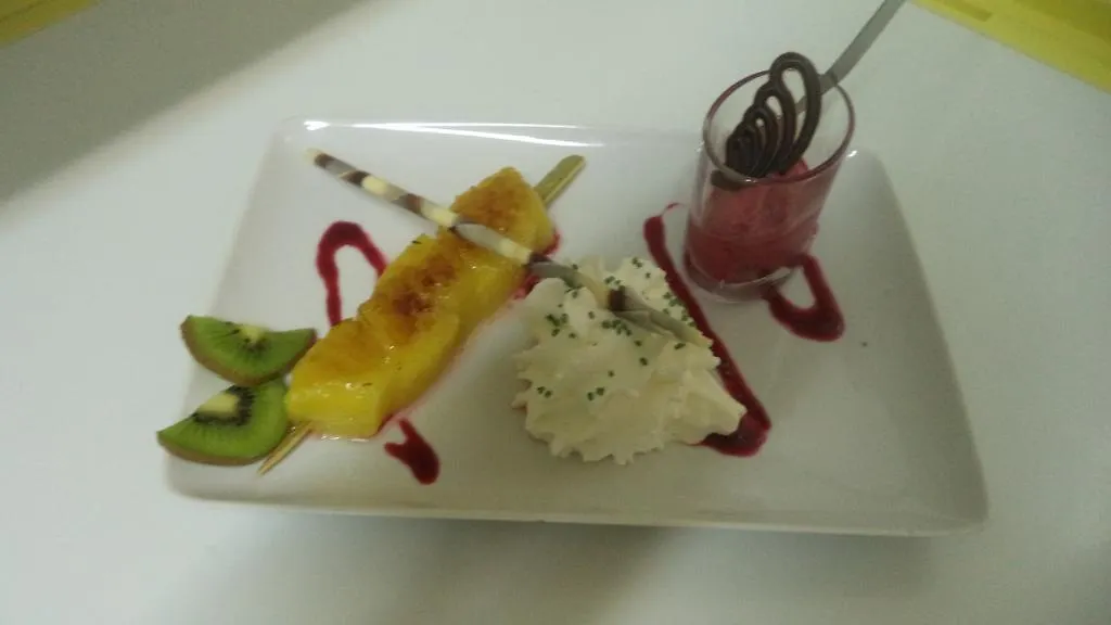 Logis Hotel Des Voyageurs Restaurant La Bonne Tabl'Hay Livron-sur-Drome