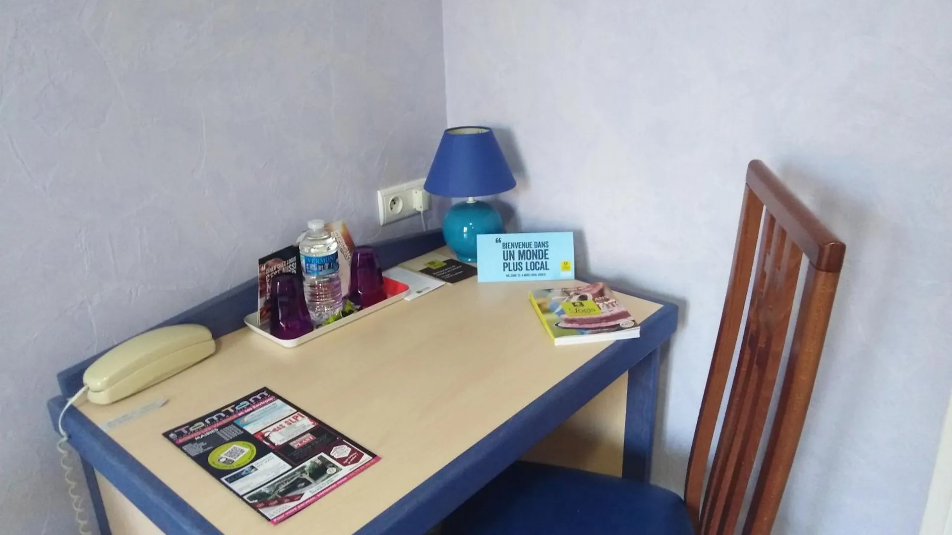 Logis Hotel Des Voyageurs Restaurant La Bonne Tabl'Hay Livron-sur-Drome 2*,