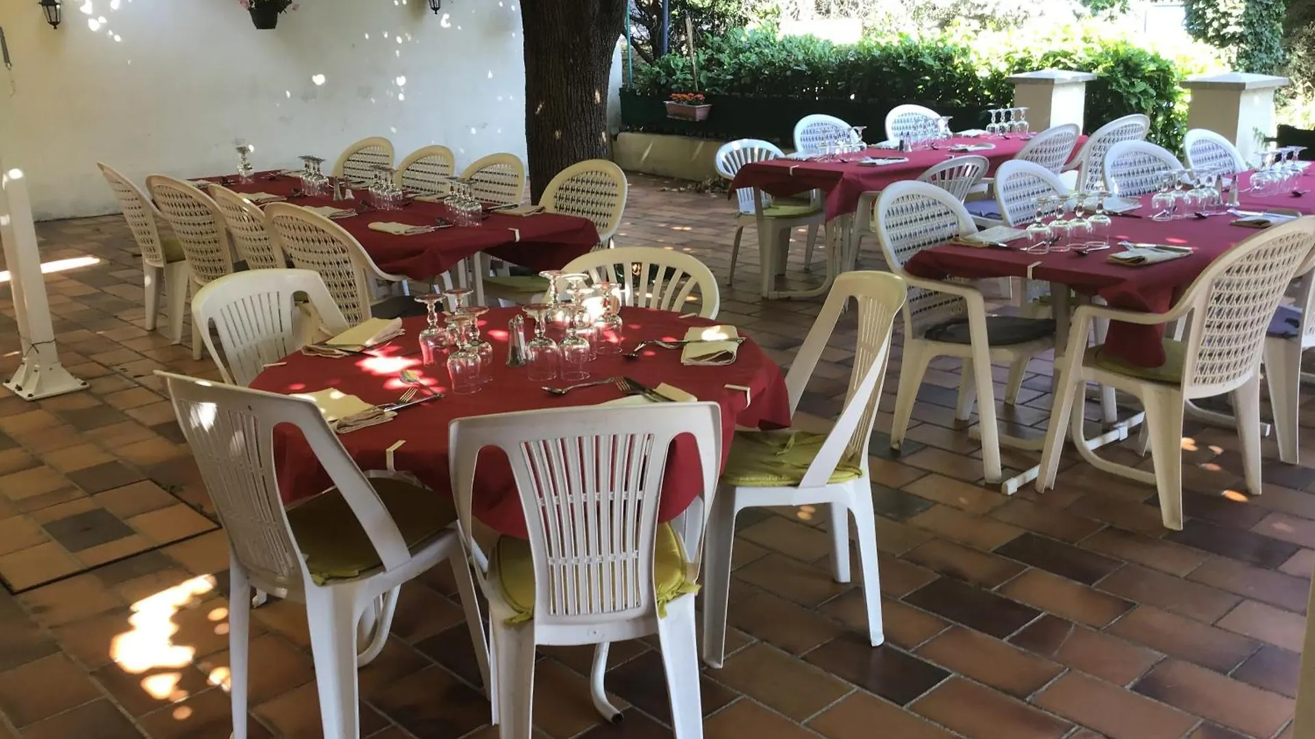 Logis Hotel Des Voyageurs Restaurant La Bonne Tabl'Hay Livron-sur-Drome