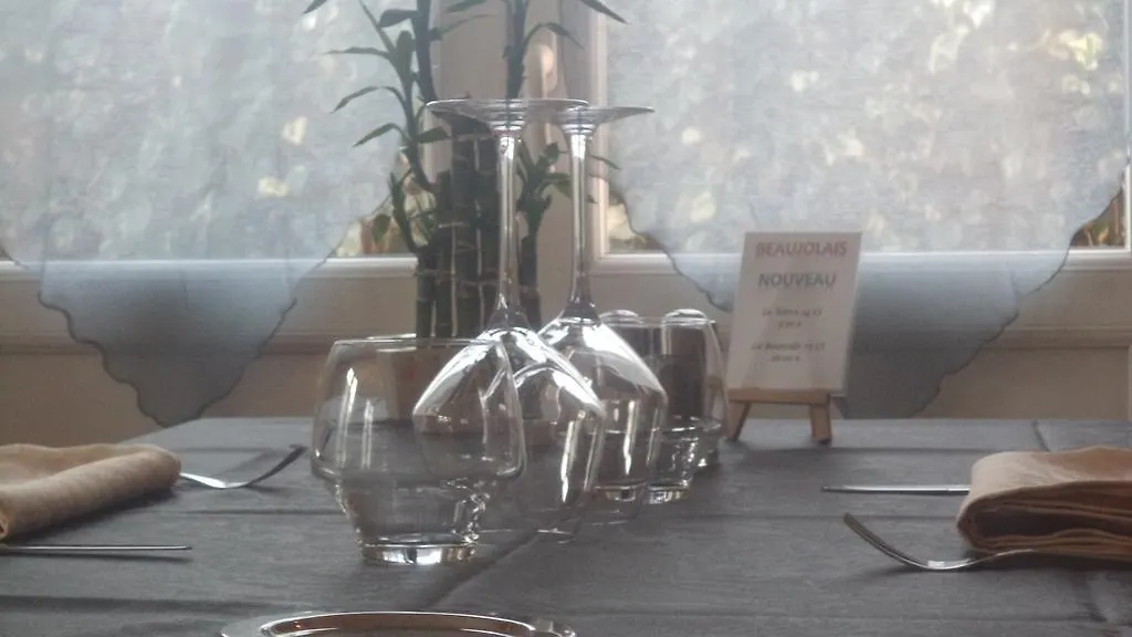Logis Hotel Des Voyageurs Restaurant La Bonne Tabl'Hay Livron-sur-Drome
