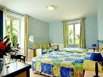 Logis Hotel Des Voyageurs Restaurant La Bonne Tabl'Hay Livron-sur-Drome