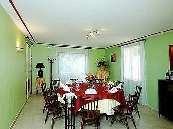 Logis Hotel Des Voyageurs Restaurant La Bonne Tabl'Hay Livron-sur-Drome