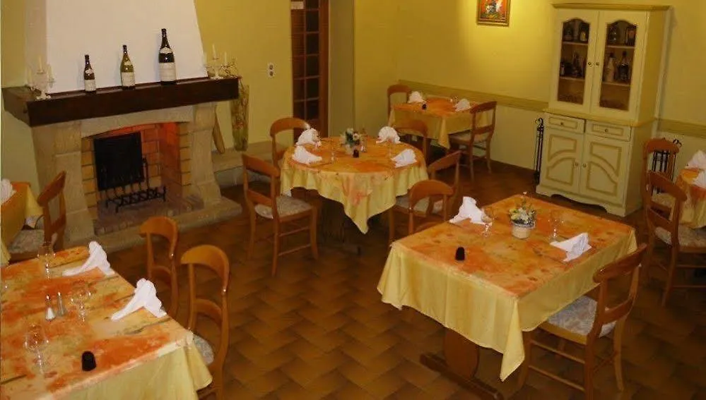 **  Logis Hotel Des Voyageurs Restaurant La Bonne Tabl'Hay Livron-sur-Drome France